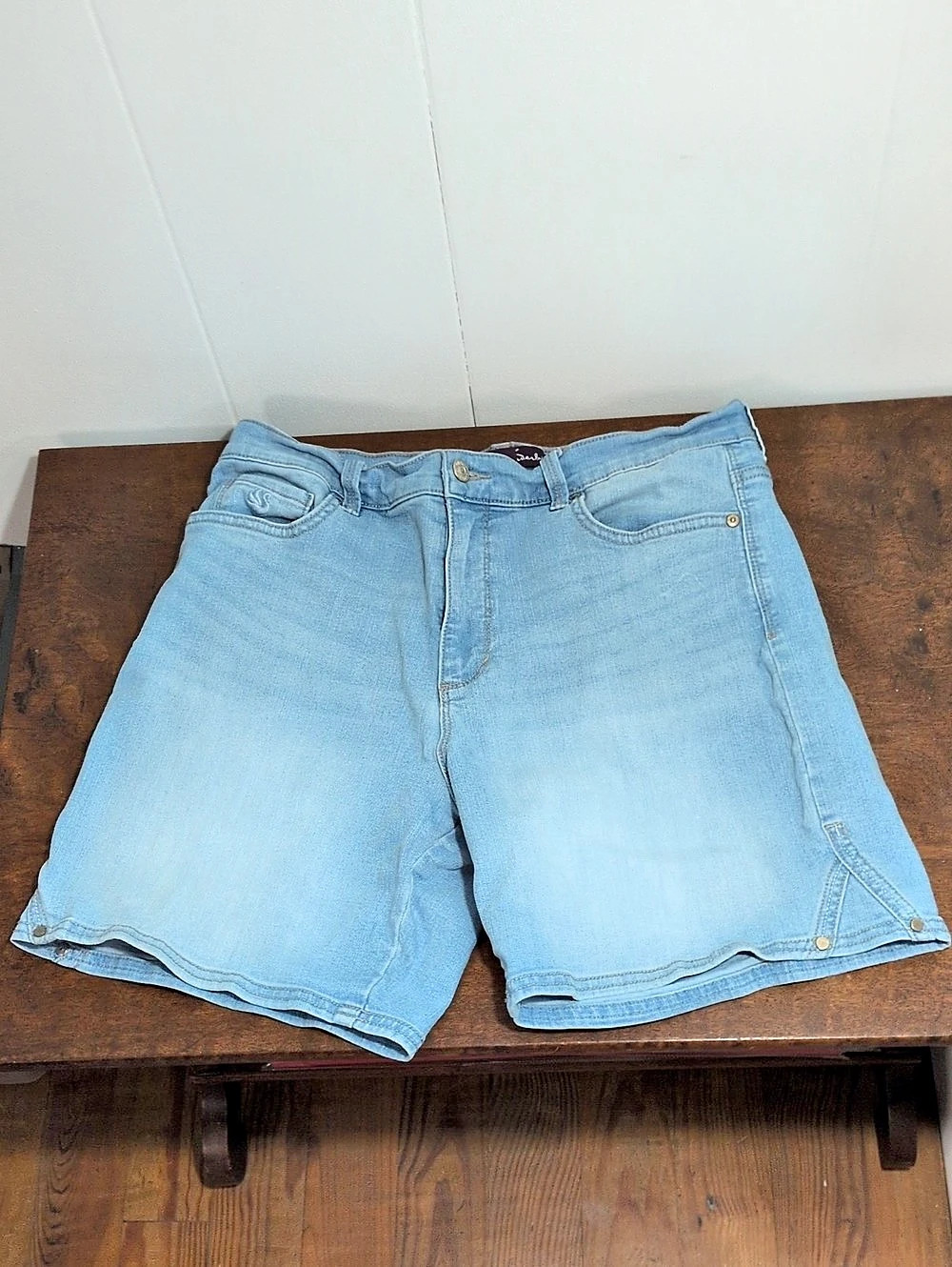 Gloria Vanderbilt Amanda Short Denim Jean Shorts Blue Size 10